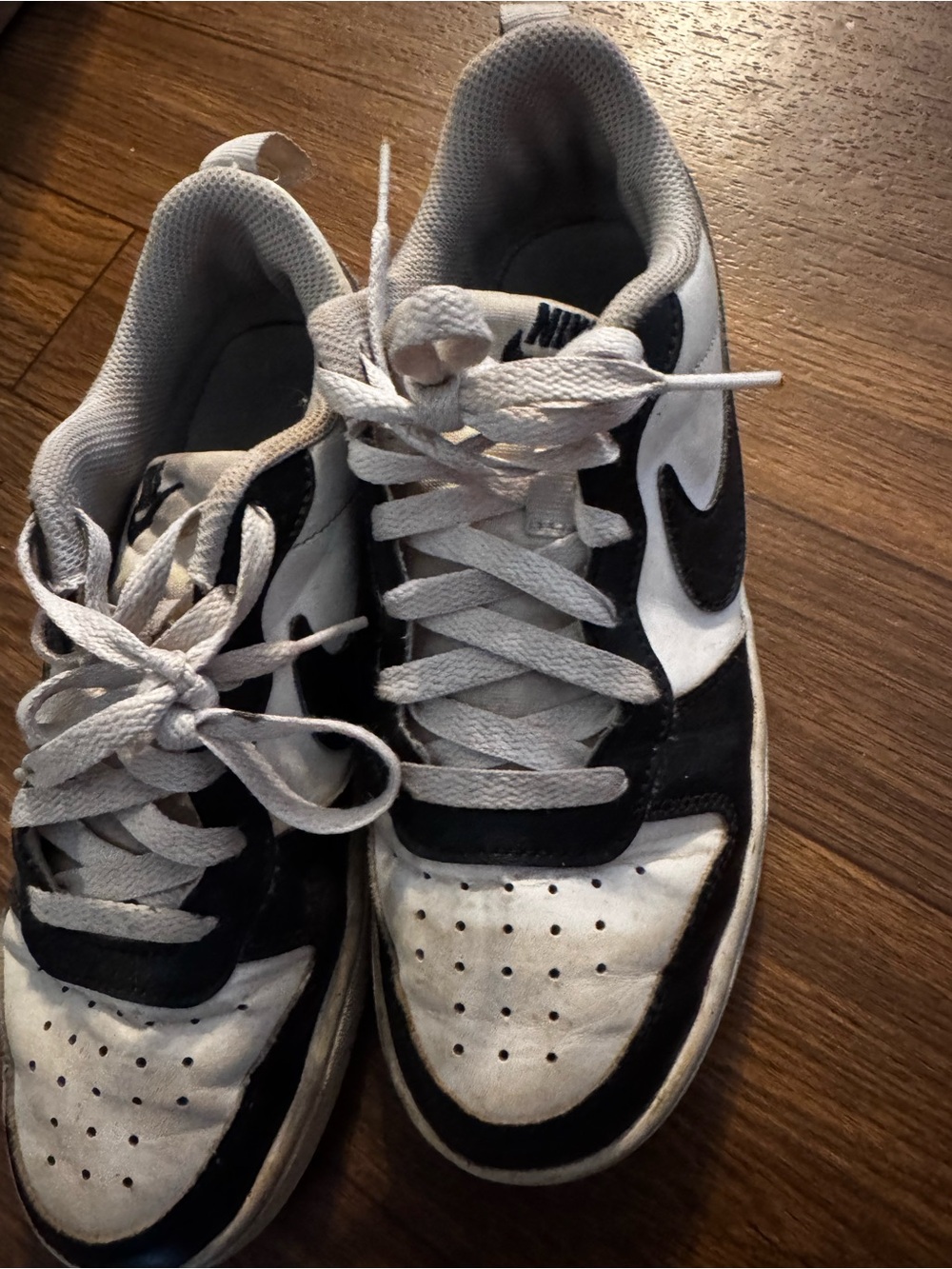 Nike kids sz 4.5y panda dunks. Black and white